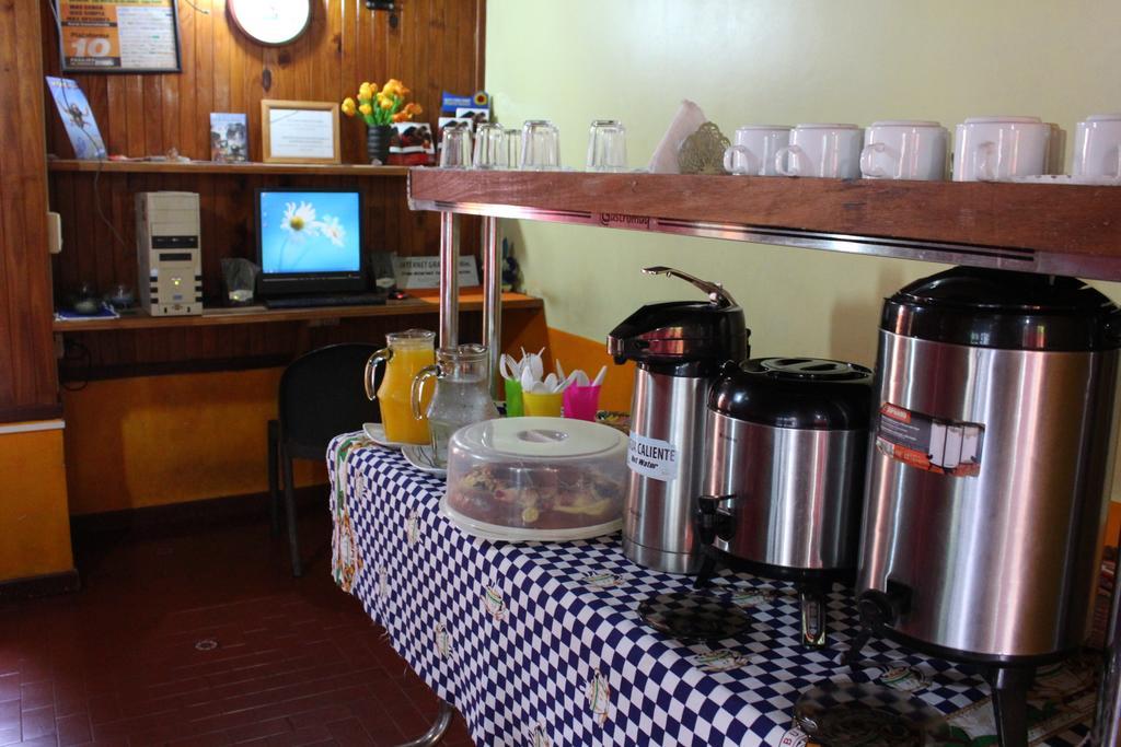 Residencial Noelia Hostel ปูแอร์โตอีกวาซู ภายนอก รูปภาพ