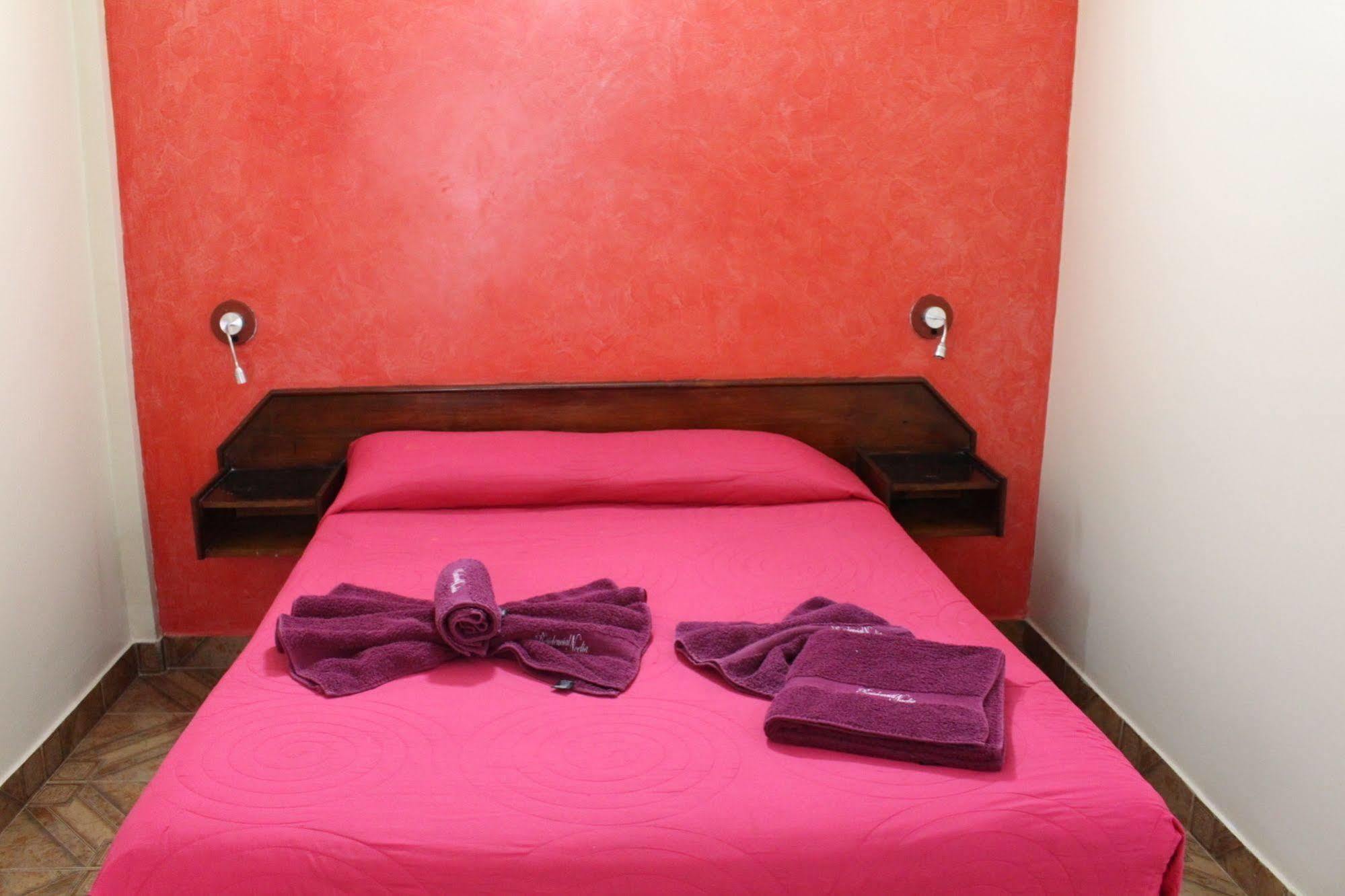 Residencial Noelia Hostel ปูแอร์โตอีกวาซู ภายนอก รูปภาพ