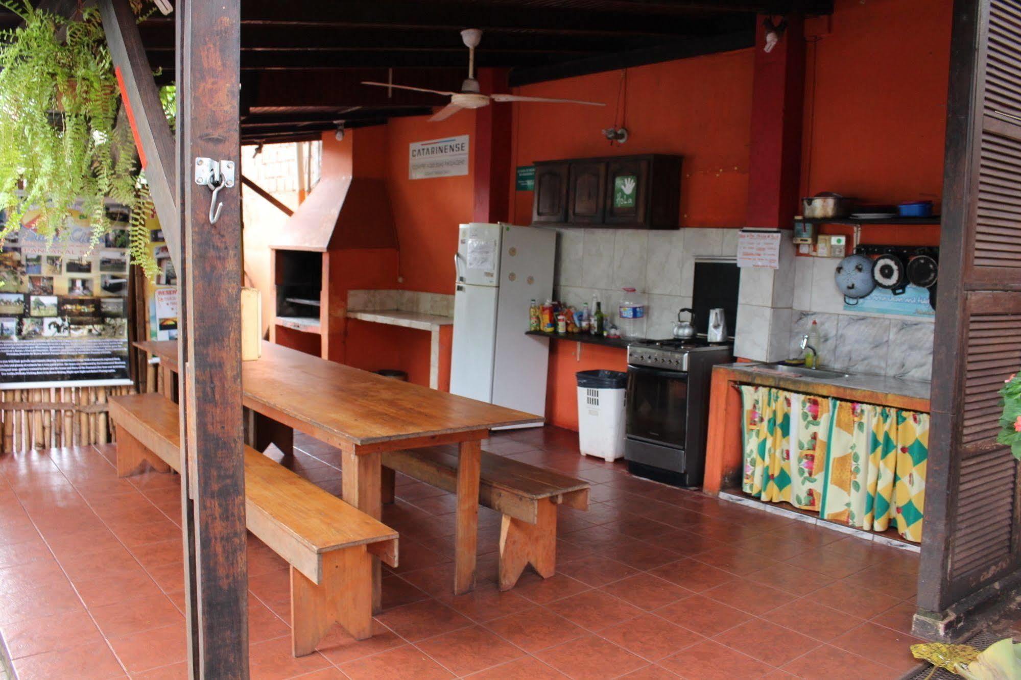 Residencial Noelia Hostel ปูแอร์โตอีกวาซู ภายนอก รูปภาพ