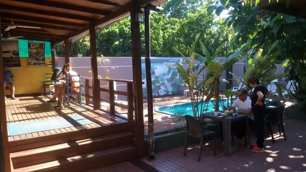 Residencial Noelia Hostel ปูแอร์โตอีกวาซู ภายนอก รูปภาพ