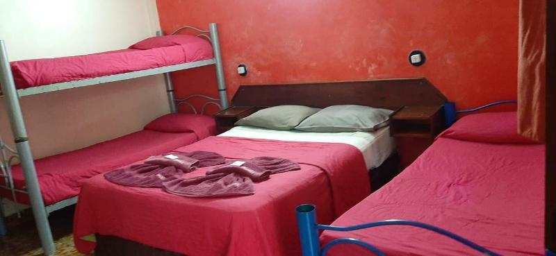 Residencial Noelia Hostel ปูแอร์โตอีกวาซู ภายนอก รูปภาพ